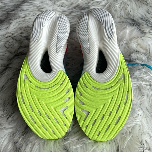 New Balance NYC Marathon Edition FuelCell RC Elite v2 - Picture 16 of 16